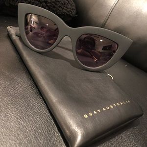 QUAY AUSTRALIA BLACK MATTE SUNGLASSES